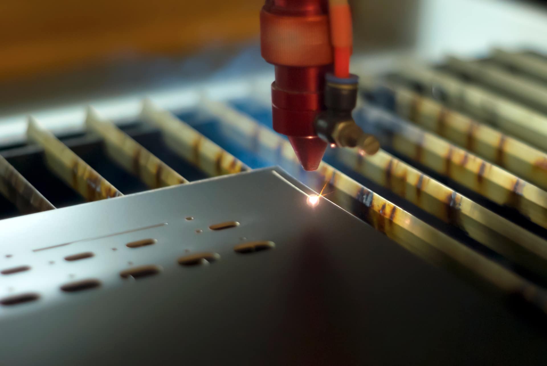 Kunnen De Lasers Van Epilog Metaal Snijden? - Voet Lasercutting NV thumbnail